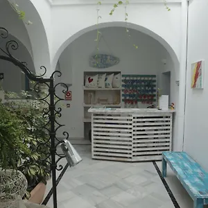 Hostel Wake Up In & Restaurant Lounge, Tarifa